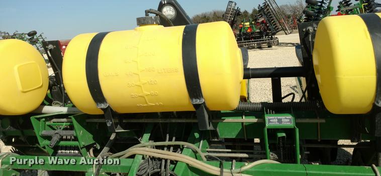 image for item DI9787 2001 John Deere 1750 Max Emerge Plus planter