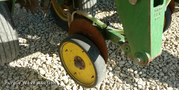 image for item DI9787 2001 John Deere 1750 Max Emerge Plus planter