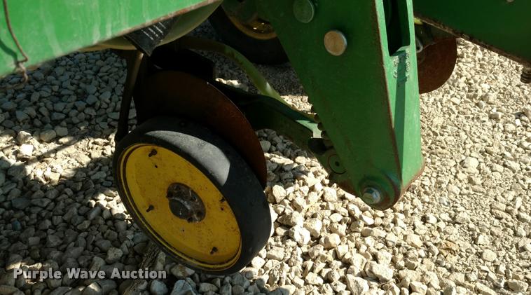 image for item DI9787 2001 John Deere 1750 Max Emerge Plus planter