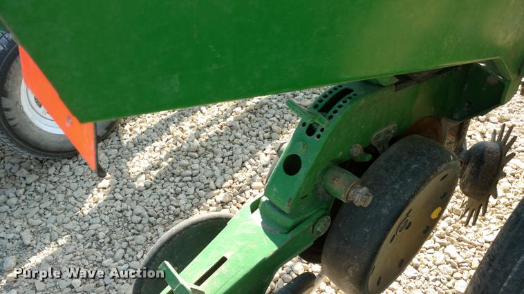 image for item DI9787 2001 John Deere 1750 Max Emerge Plus planter