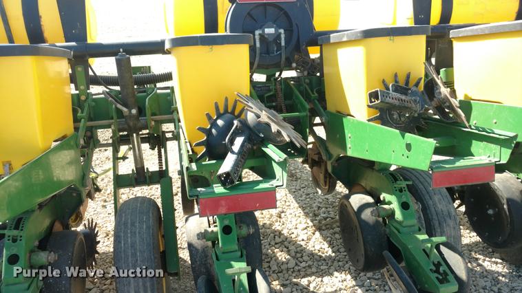 image for item DI9787 2001 John Deere 1750 Max Emerge Plus planter