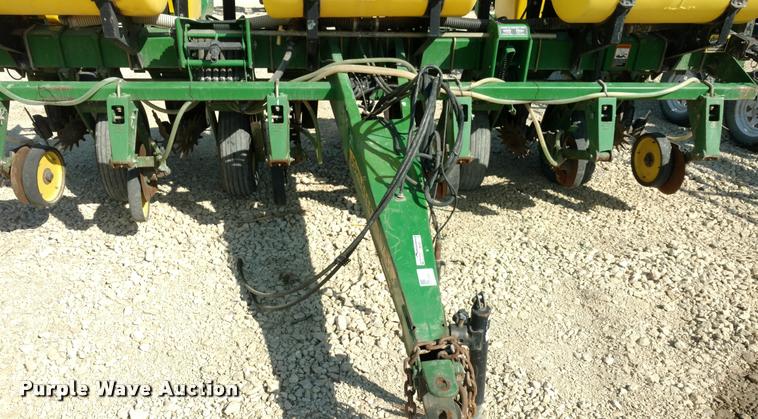image for item DI9787 2001 John Deere 1750 Max Emerge Plus planter