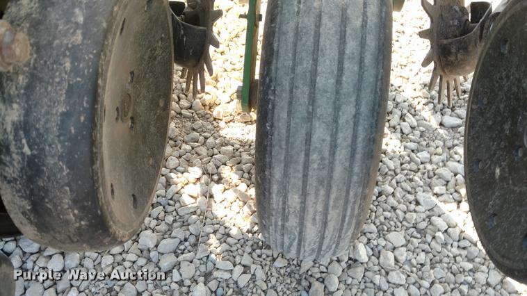 image for item DI9787 2001 John Deere 1750 Max Emerge Plus planter