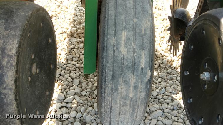 image for item DI9787 2001 John Deere 1750 Max Emerge Plus planter