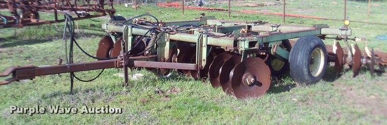 image for item DJ9780 John Deere tandem disk