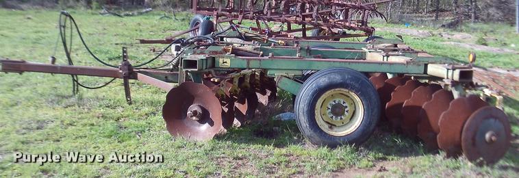 image for item DJ9780 John Deere tandem disk