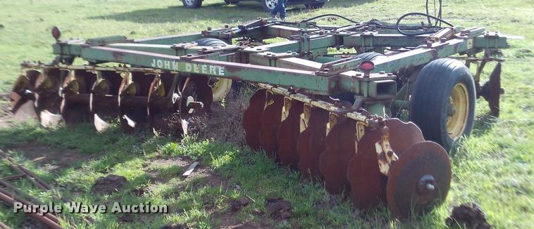 image for item DJ9780 John Deere tandem disk