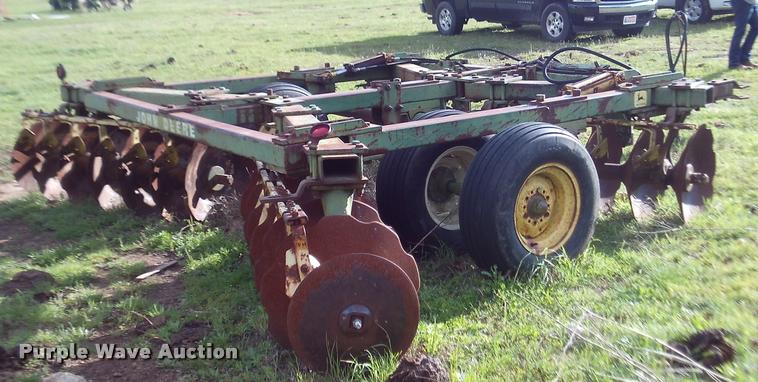 image for item DJ9780 John Deere tandem disk