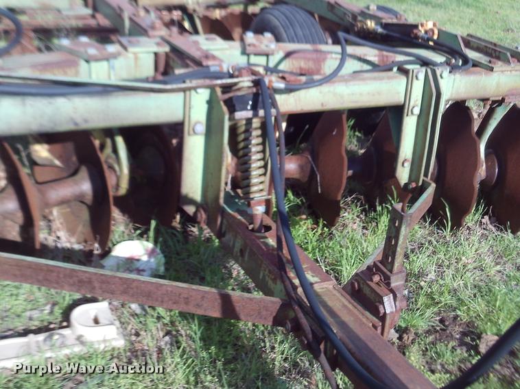 image for item DJ9780 John Deere tandem disk