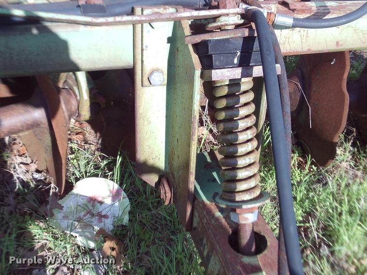 image for item DJ9780 John Deere tandem disk