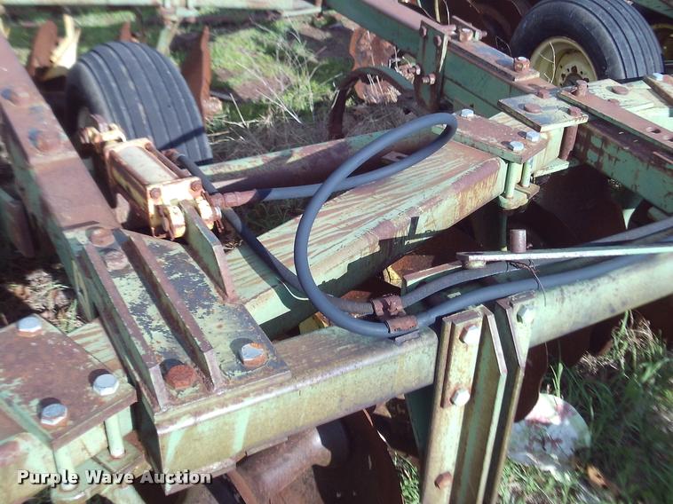 image for item DJ9780 John Deere tandem disk