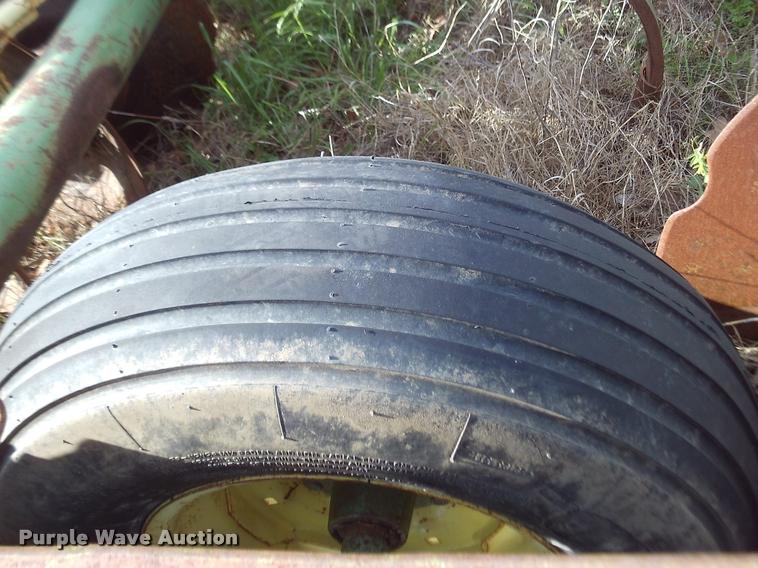 image for item DJ9780 John Deere tandem disk
