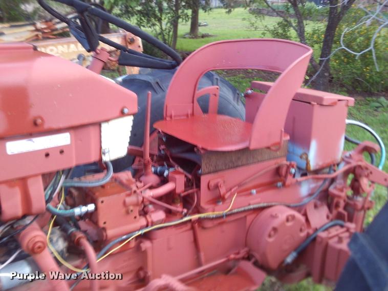 image for item DJ9782 1958 International 340D tractor