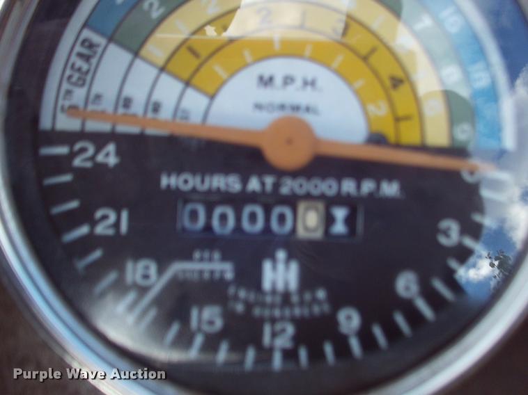 image for item DJ9782 1958 International 340D tractor