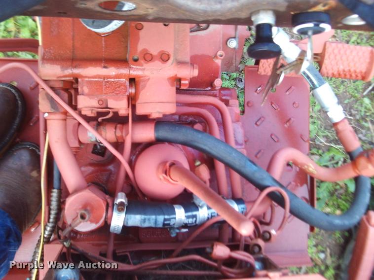 image for item DJ9782 1958 International 340D tractor