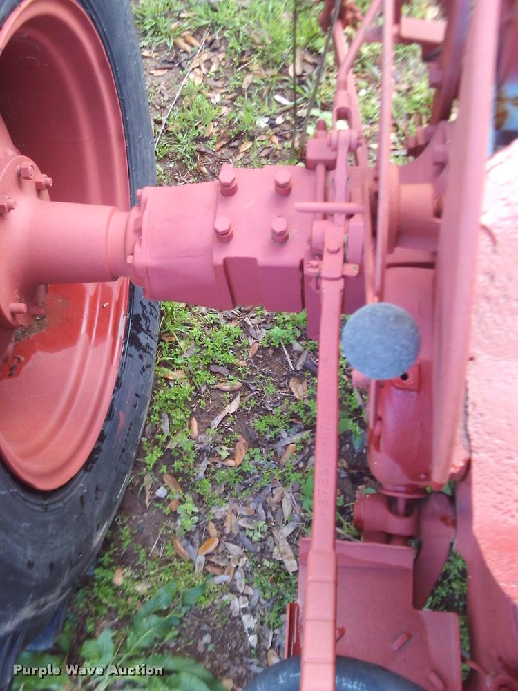 image for item DJ9782 1958 International 340D tractor