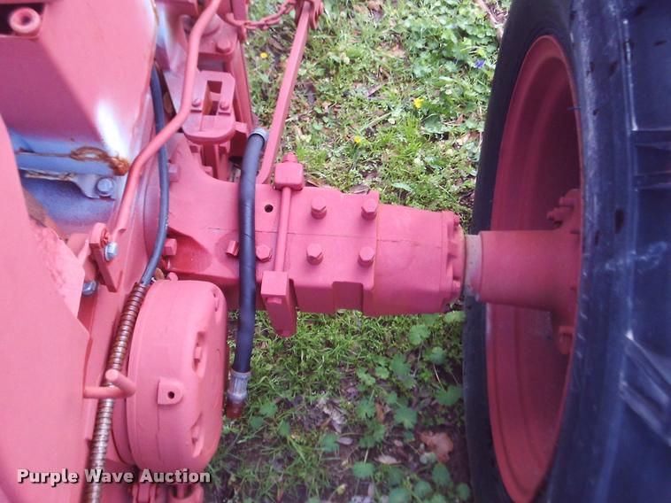 image for item DJ9782 1958 International 340D tractor