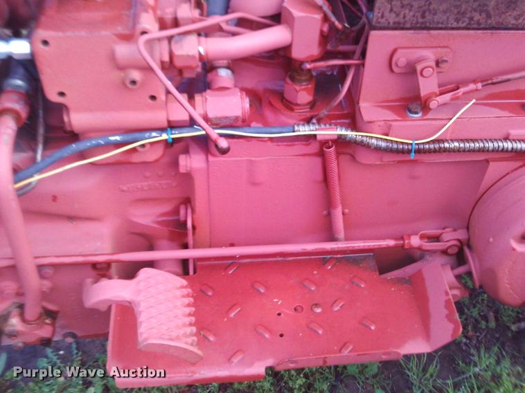 image for item DJ9782 1958 International 340D tractor