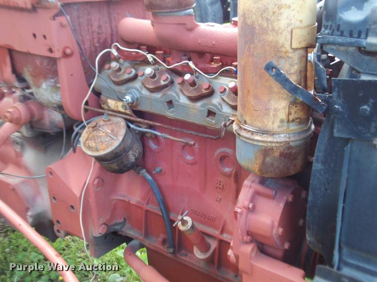 image for item DJ9782 1958 International 340D tractor