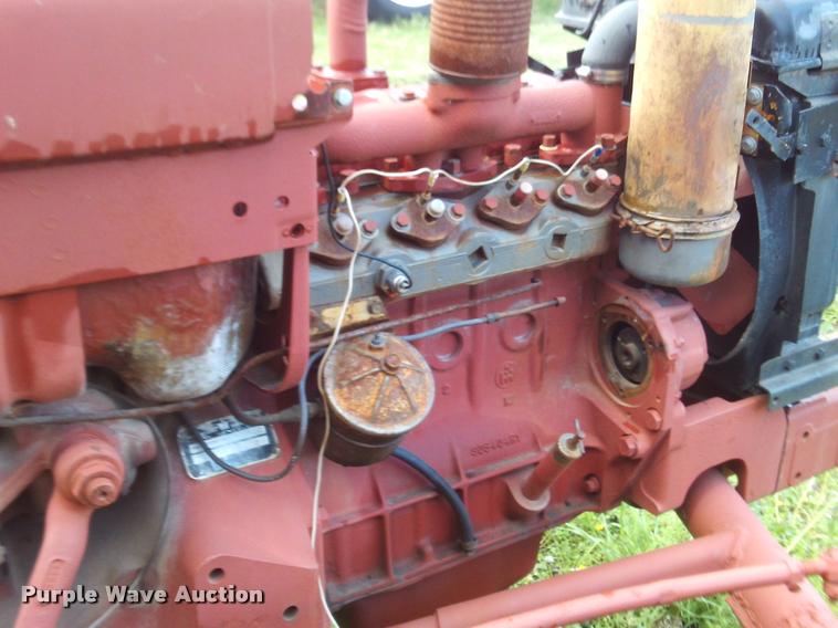 image for item DJ9782 1958 International 340D tractor