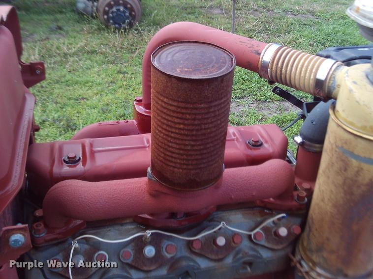 image for item DJ9782 1958 International 340D tractor