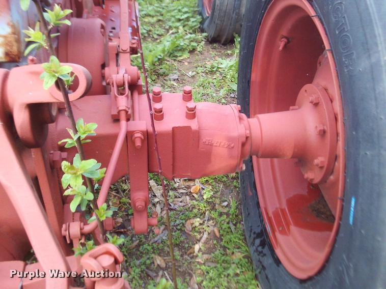 image for item DJ9782 1958 International 340D tractor