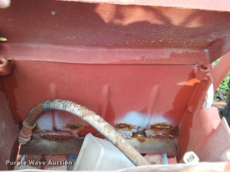 image for item DJ9782 1958 International 340D tractor