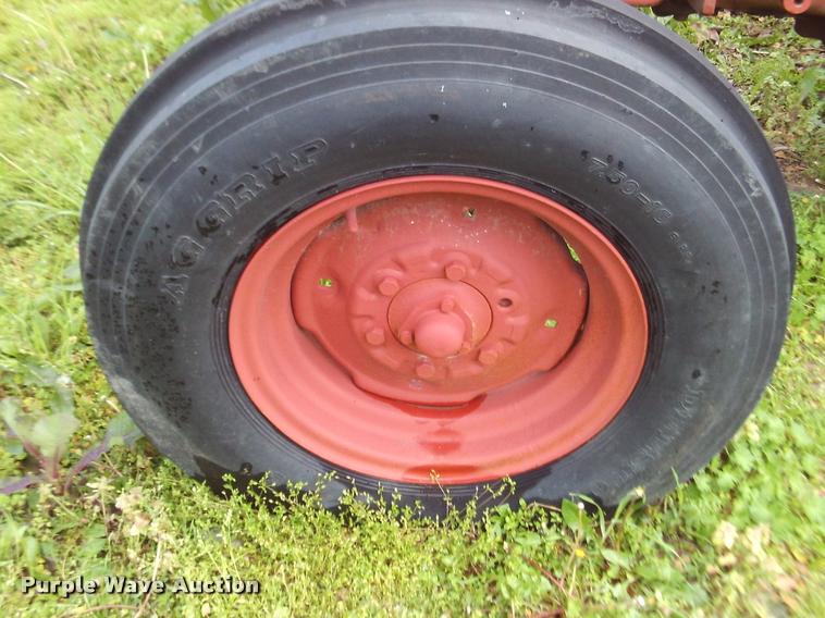 image for item DJ9782 1958 International 340D tractor