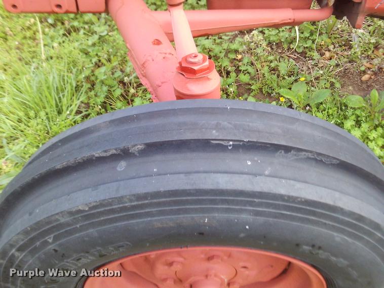 image for item DJ9782 1958 International 340D tractor