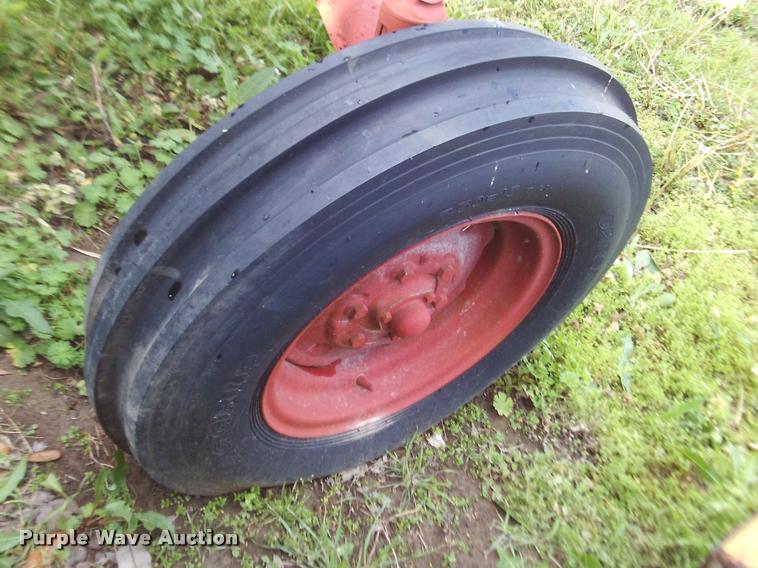 image for item DJ9782 1958 International 340D tractor