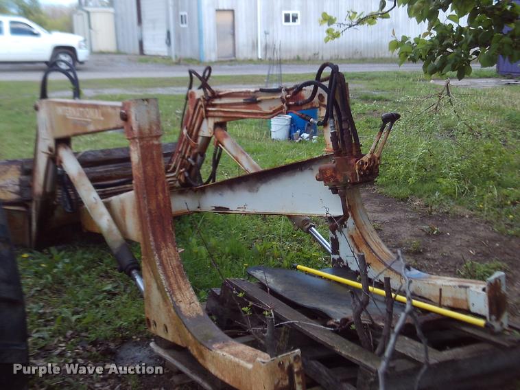 image for item DJ9783 International 2000 loader