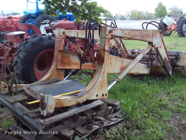 image for item DJ9783 International 2000 loader