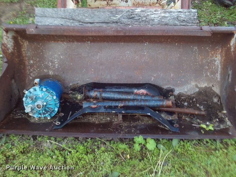 image for item DJ9783 International 2000 loader