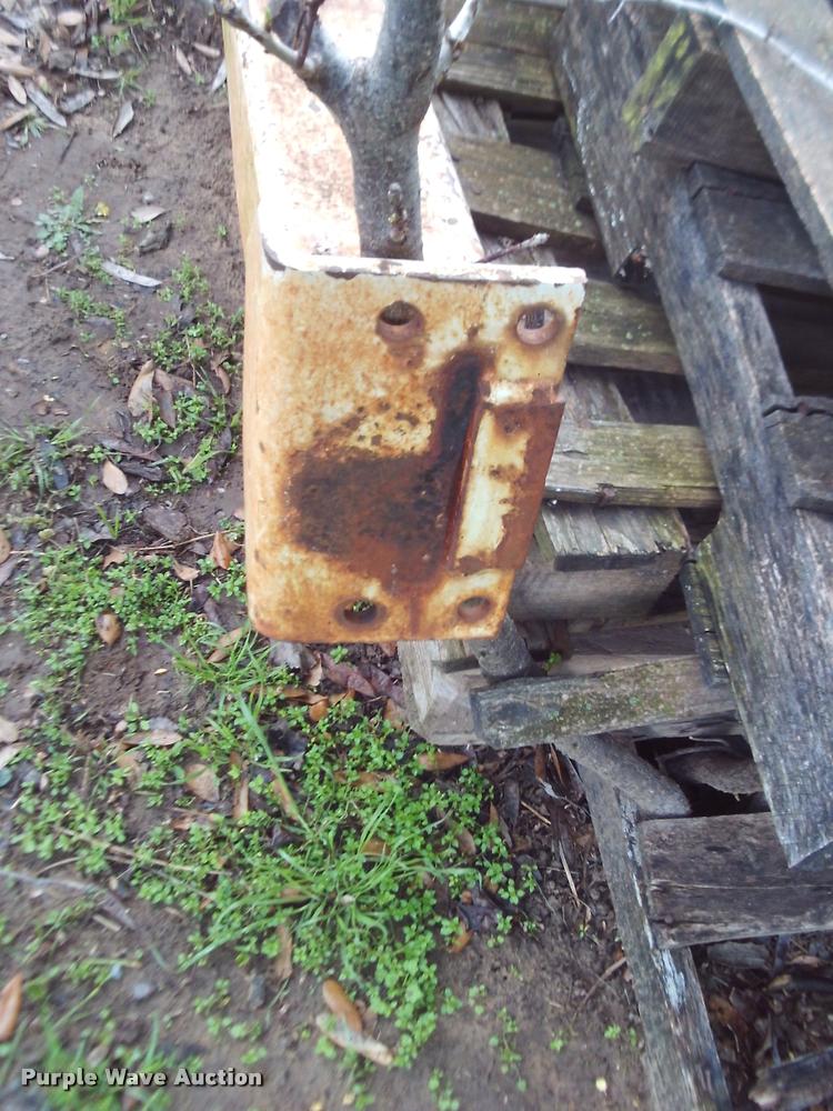 image for item DJ9783 International 2000 loader