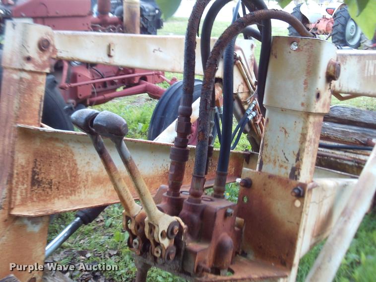 image for item DJ9783 International 2000 loader