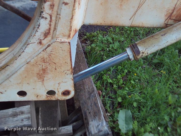 image for item DJ9783 International 2000 loader