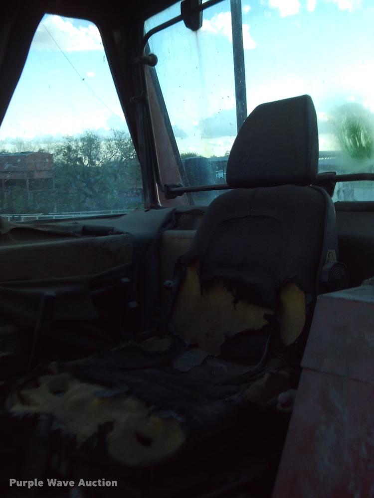 image for item DJ9784 Fiat Hesston 1580DT MFWD tractor