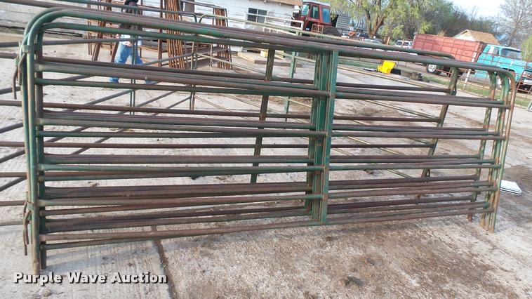 image for item DM9121 (8) steel livestock panels