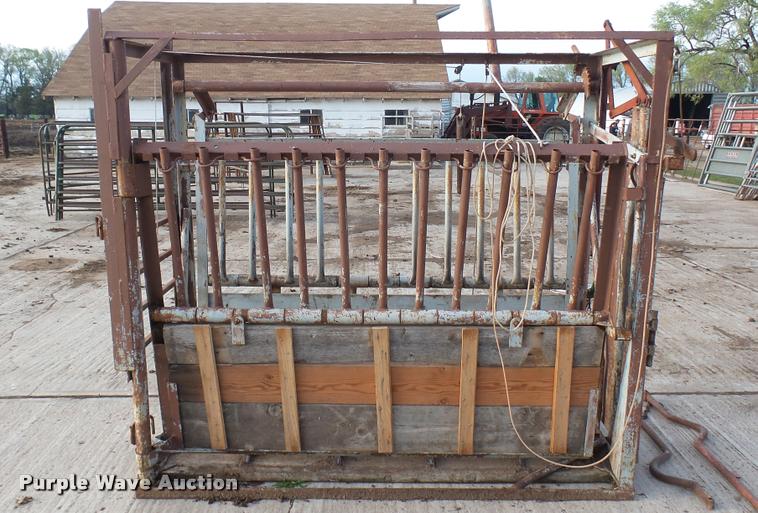 image for item DM9122 Filson squeeze chute