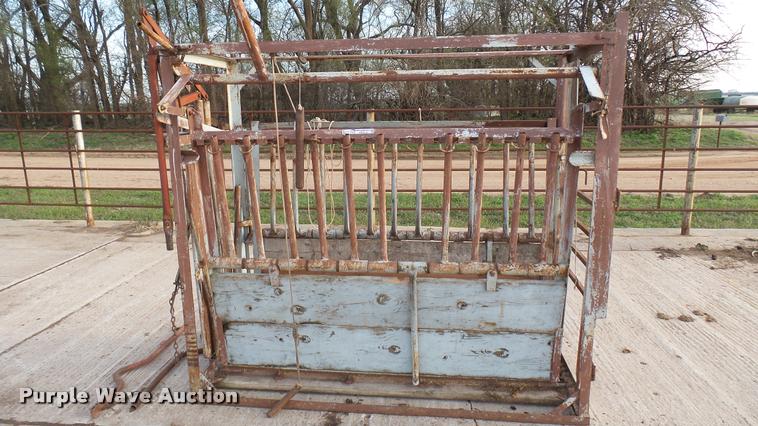 image for item DM9122 Filson squeeze chute