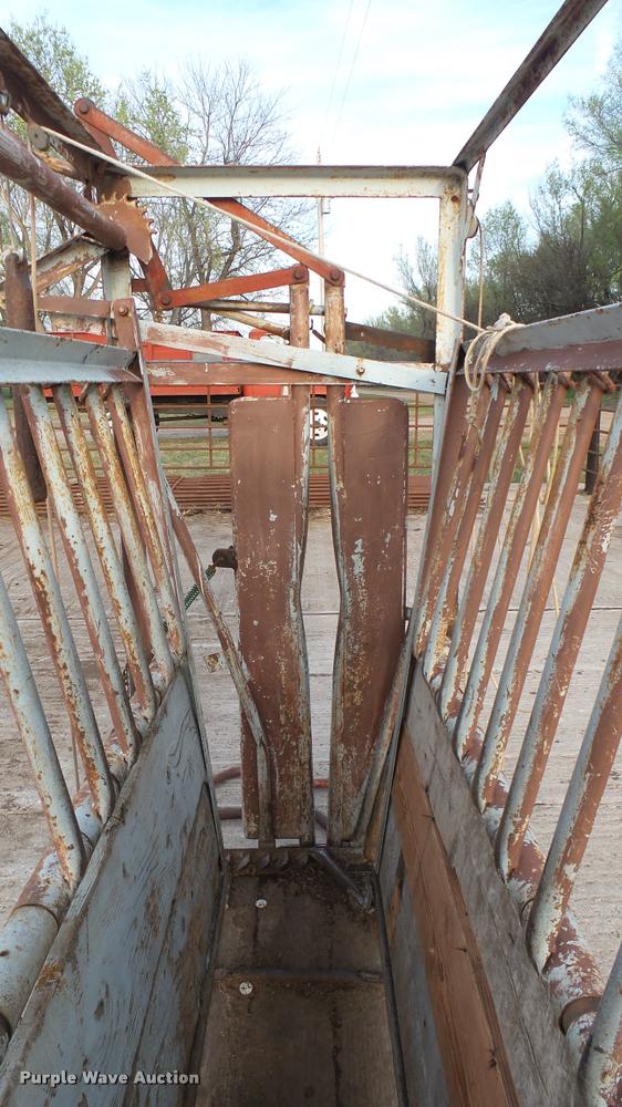 image for item DM9122 Filson squeeze chute