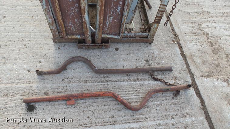 image for item DM9122 Filson squeeze chute