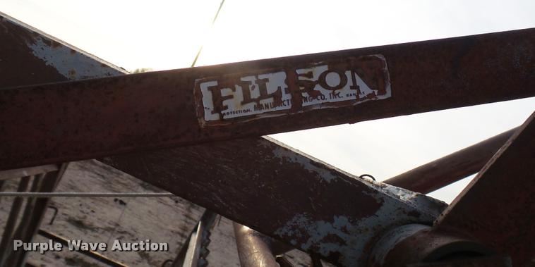 image for item DM9122 Filson squeeze chute