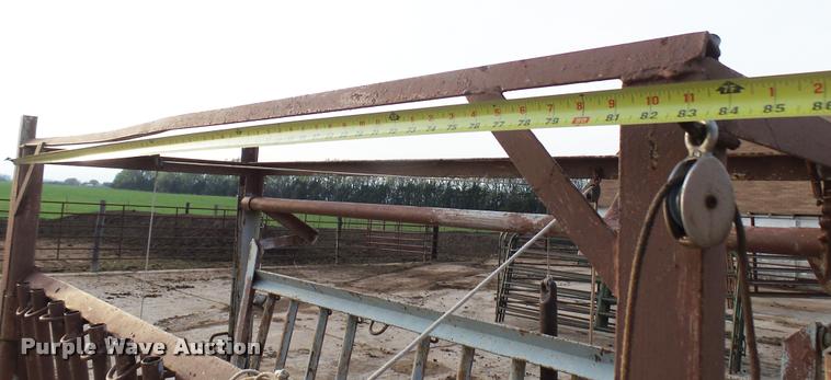 image for item DM9122 Filson squeeze chute