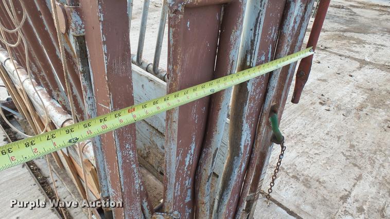 image for item DM9122 Filson squeeze chute