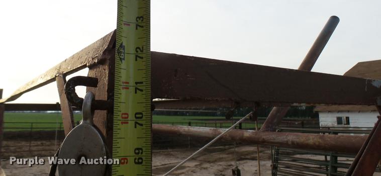 image for item DM9122 Filson squeeze chute