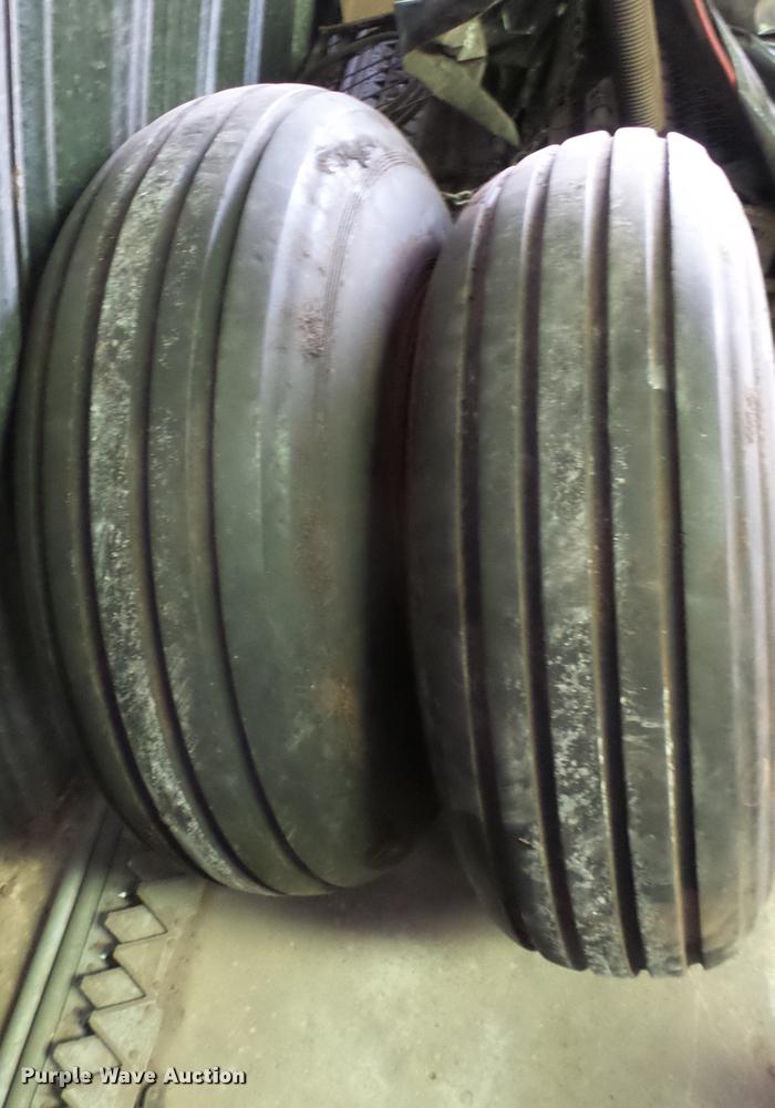 image for item DM9135 (2) Firestone tires and wheels