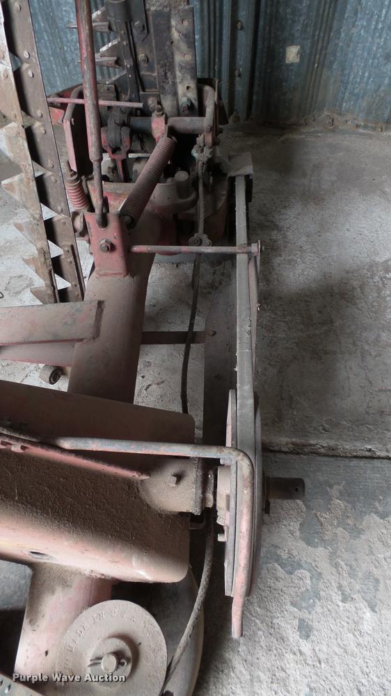 image for item DM9183 Minneapolis Moline sickle mower