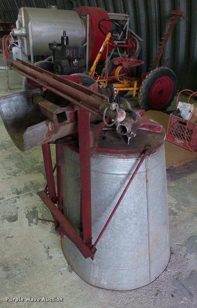 image for item DM9190 Fertilizer spreader