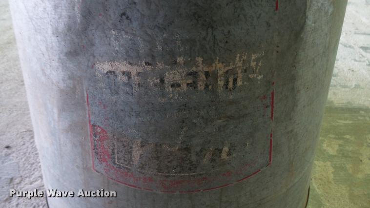 image for item DM9190 Fertilizer spreader